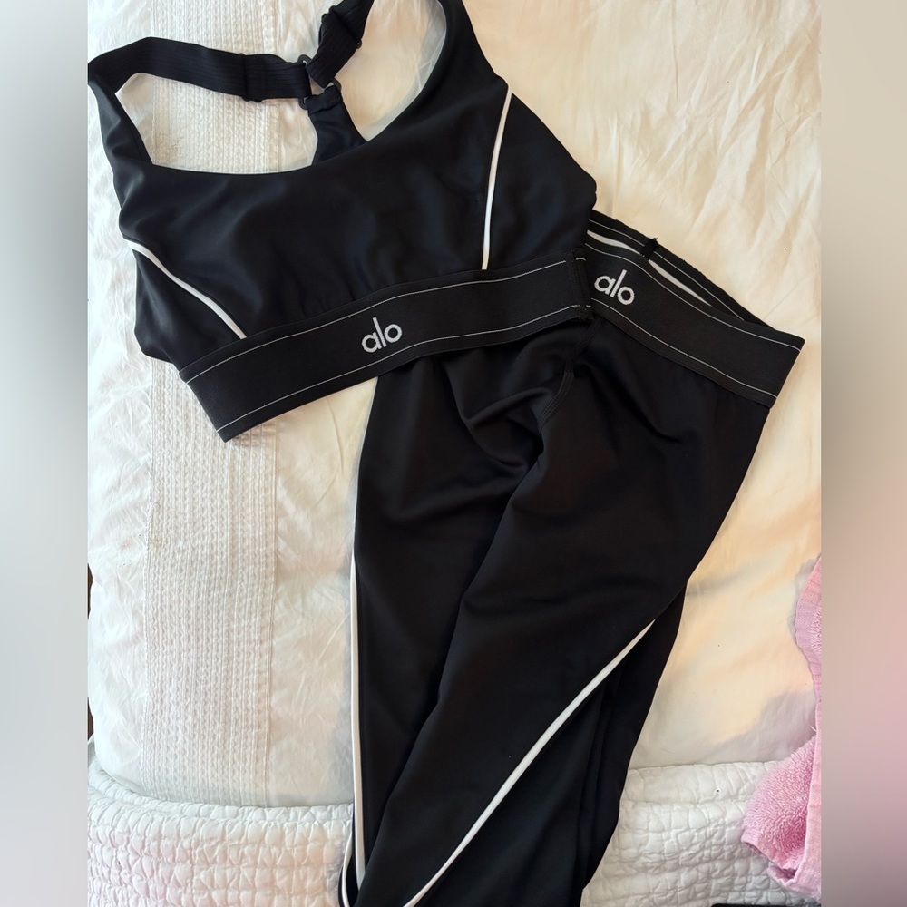 ALO Yoga Black Sports Bra